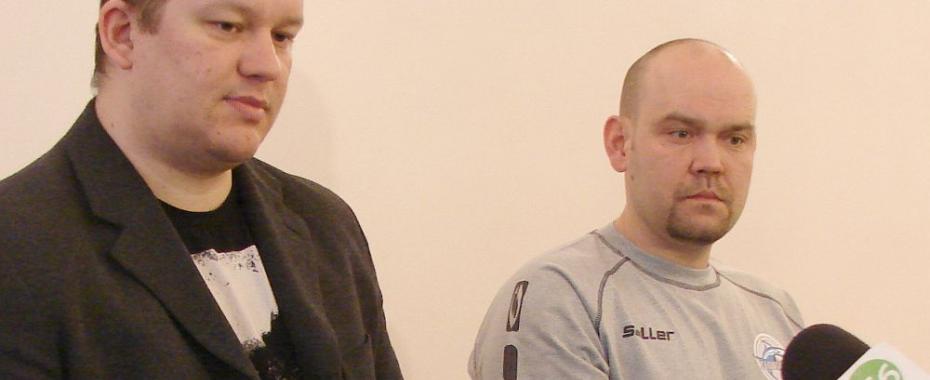 Przemysław Wilant (z lewej) ma sporo zarzutów wobec poprzednich władz MKP
