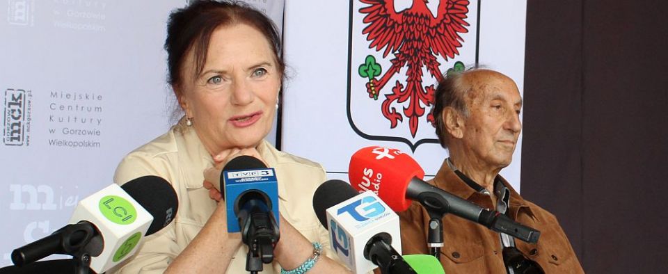 na zdjęciu Ewa i Edward Dębiccy podczas konferencji prasowej nt. 37. Romane Dyvesa