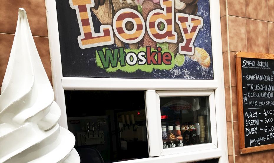 więcej