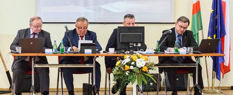 Na sejmiku Jędrzejczak i Surmacz wbijali szpilki