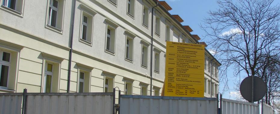 Rektor PWSZ: 1.10 przecinamy wstęgę