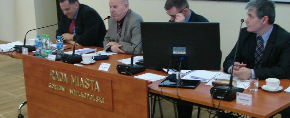 14 milionów w pakiecie. Wiceprzewodniczący rady nie chciał "igrzysk"