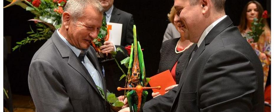 Motyle już wybrały swoje kwiatki, to Izabella Szafrańska-Słupecka i Czesław Ganda