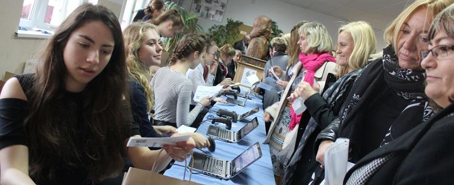 W Puszkinie święto przez tydzień, ale w sobotę najważniejsze: spotkania absolwentów i nauczycieli