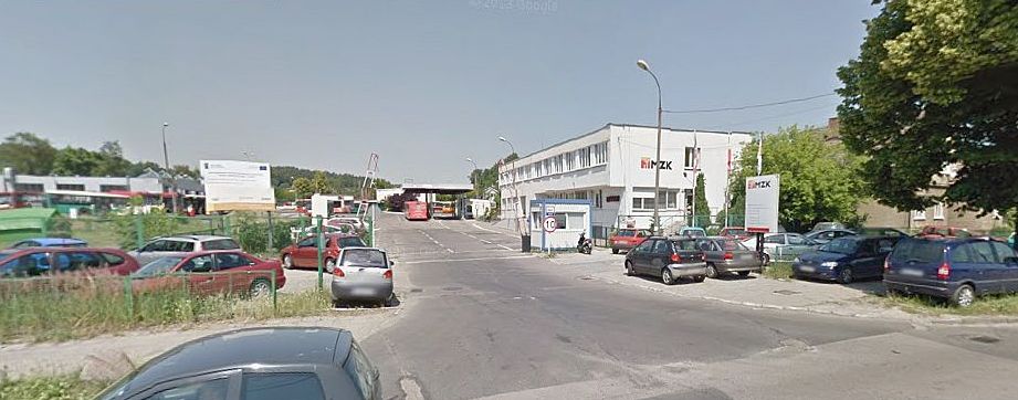 Po ropie tania benzyna z MZK. Kiedy? Najpierw zbiornik i dystrybutory