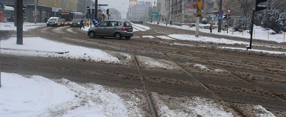 Śnieg jak „przed wojną”, aż szkoda usuwać...