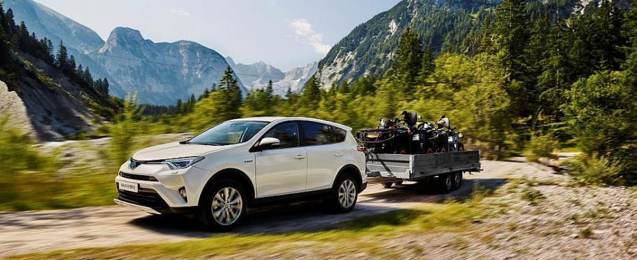 Toyota RAV4. Nowa wersja już w salonach! Za miesiąc także z napędem hybrydowym