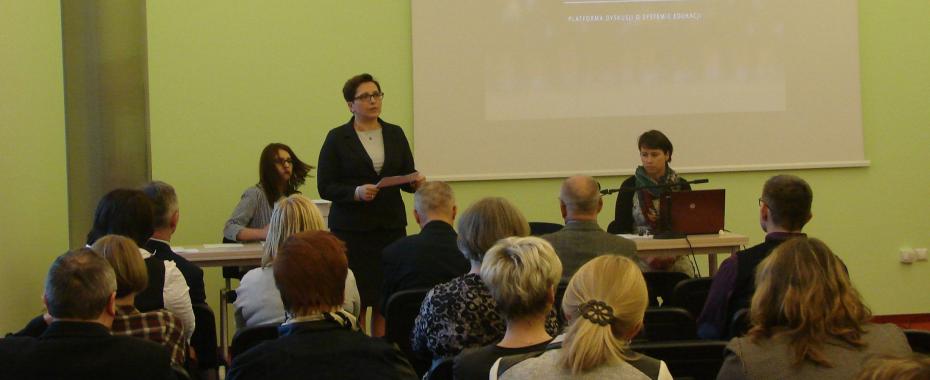 Platforma Obywatelska broni gimnazjów
