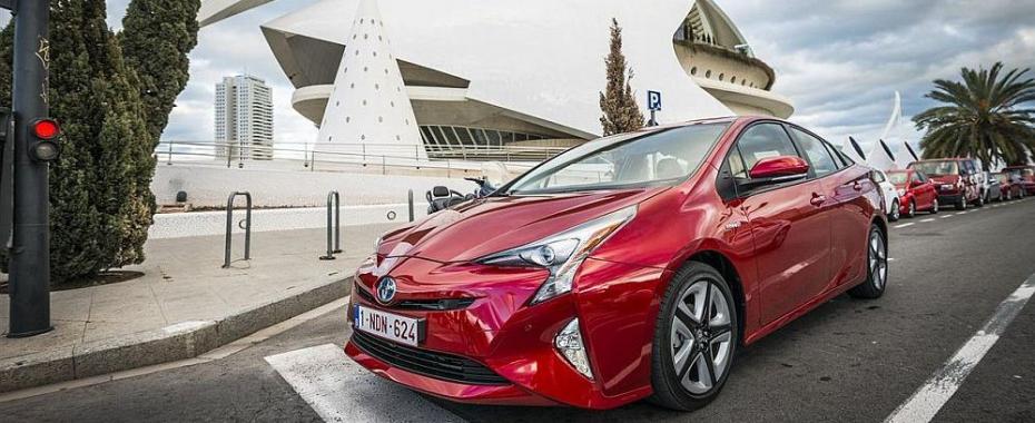 Toyota sprzedała w Polsce ponad 10 tysięcy hybryd. Auris najpopularniejszy