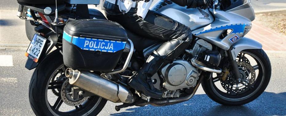 Drogówka zaczęła sezon z grubej rury. Nie próbuj tego z policyjną hondą!
