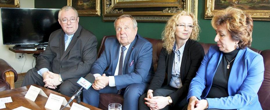 Pomoc dla piekielnie ważnych placówek. Senator trzyma rękę na pulsie