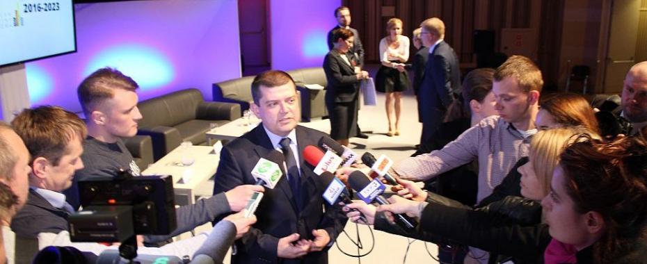 W osiem lat 200 inwestycji za miliard! Plan Wójcickiego w pigułce