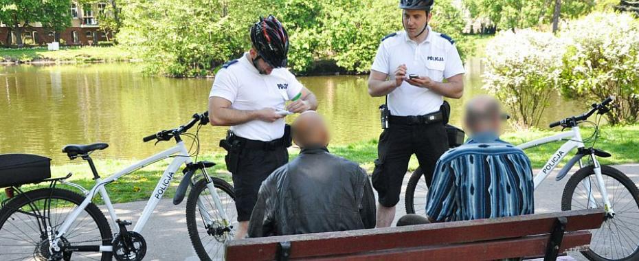 Rowerowi policjanci uratowali chorego