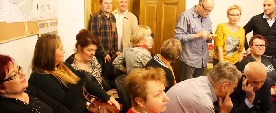 Entuzjazm rozbity przez politykę
