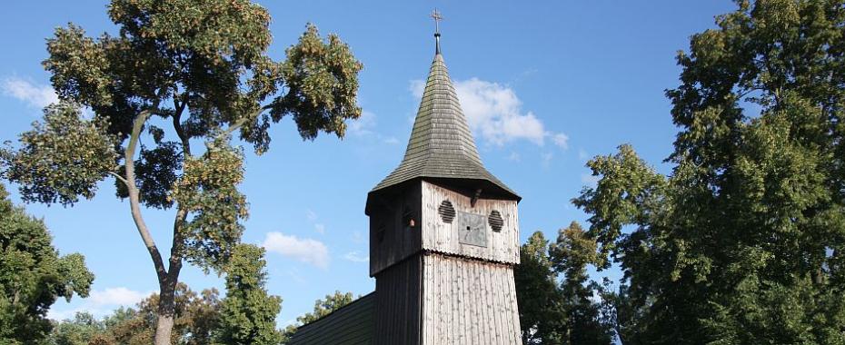 Szlakiem drewnianych kościołów u Herberta