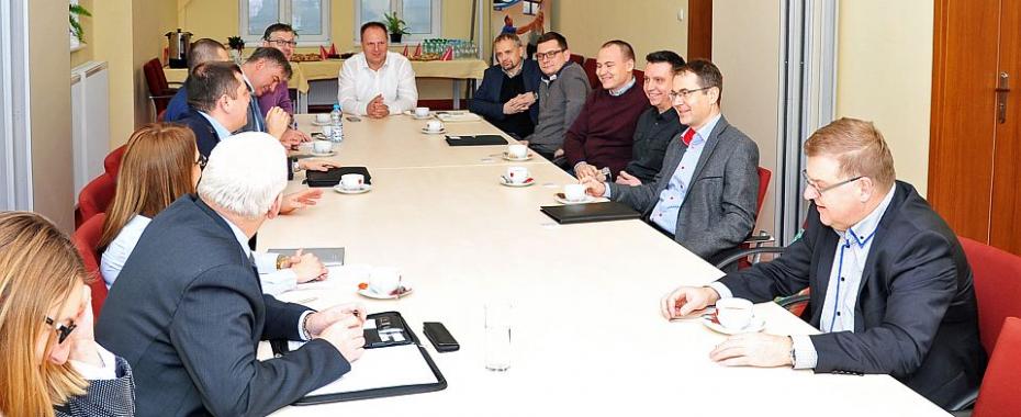 Konsolidacja dużych firm z północy