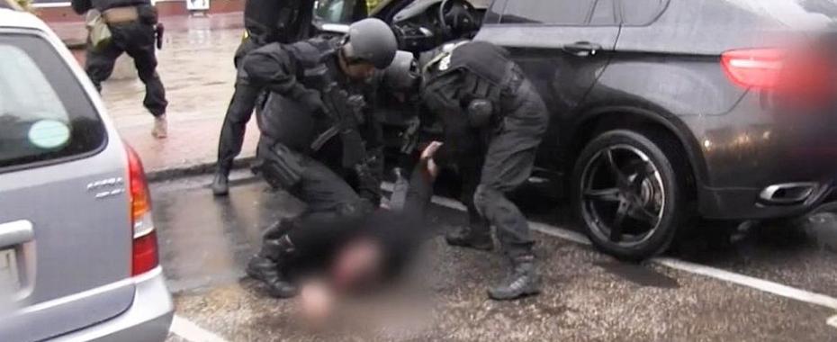 Szef i dziewięciu z jego gangu namierzonych