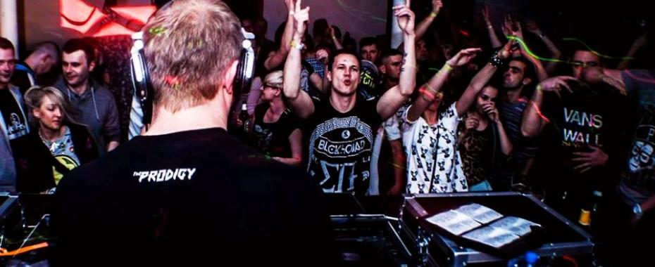 Rave i Drum'n'Bass w C-60