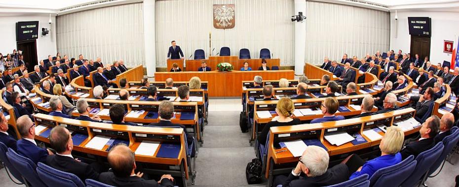 20 lat układania RP. Niektórzy świętują z tortem