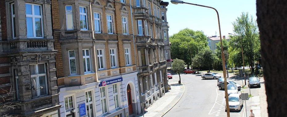 Jeszcze Centrum, Zawarcie i Słoneczne