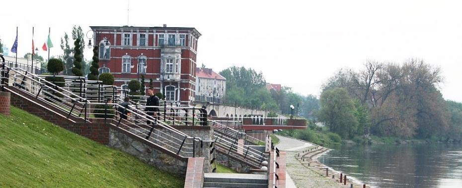 Ścieżka przy Warcie i park Siemiradzkiego