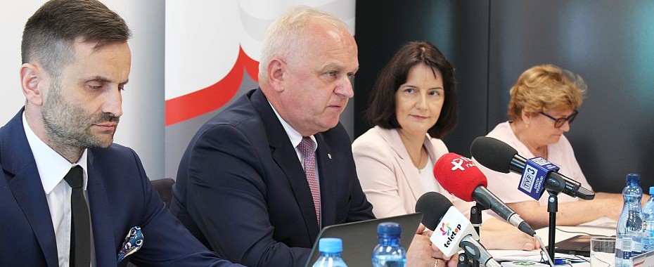 Krytyka za krytykę. Wojewoda vs marszałek