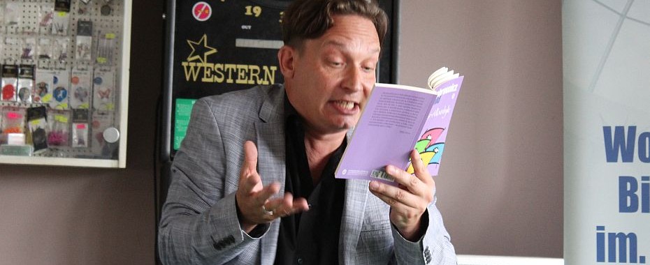 Aktor stroił miny, krzyczał [FOTO]