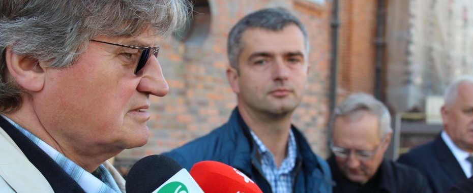 Inspektor, wykonawca mówią, co z katedrą