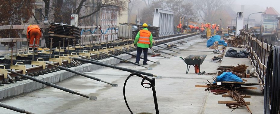 Na estakadzie leży tor unikat!