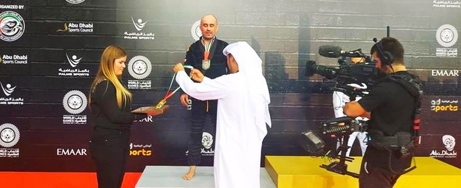 Couros ponownie rozrabia w Abu Dhabi!