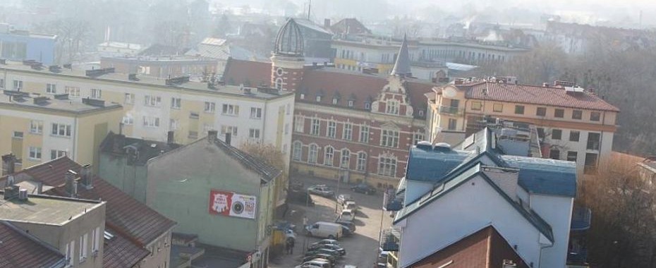 Strażnicy pilnują dymu z kominów