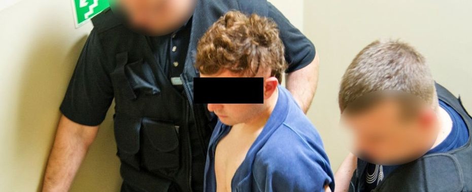 Miał się opiekować a strasznie skrzywdził