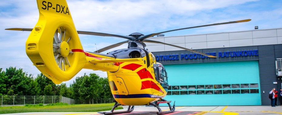 Helikopter wleciał do bazy