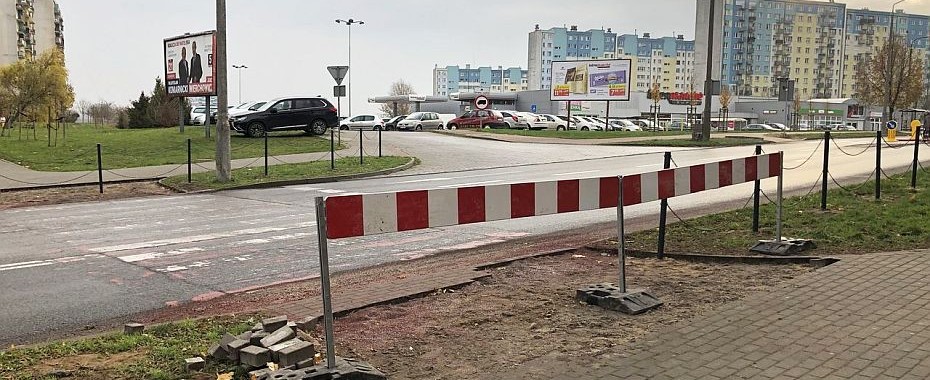 Bezpieczne pasy na Fredry!