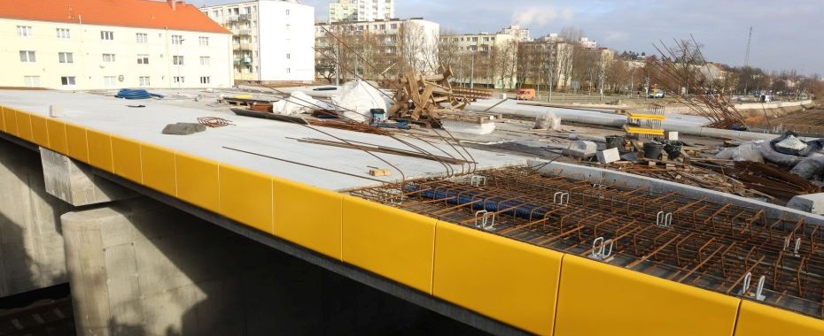Kostrzyńska. Aura sprzyja drogowcom!
