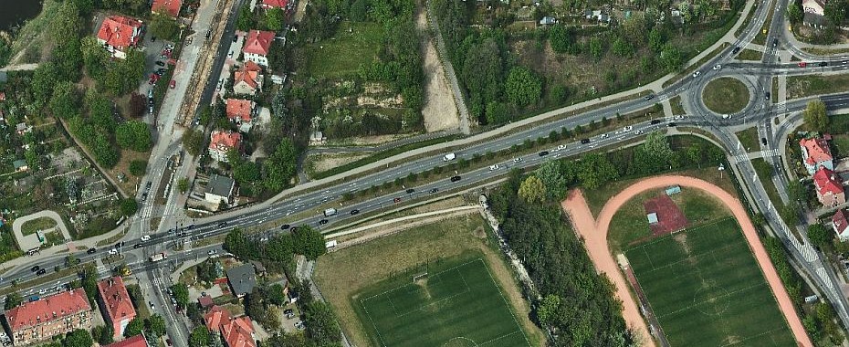 Uwaga na średnicówce przy stadionie Warty!