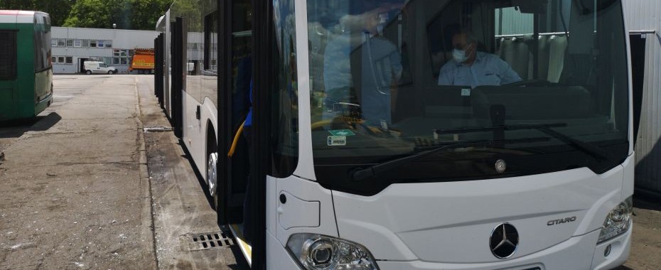 W mieście autobusy Mercedes-Benz