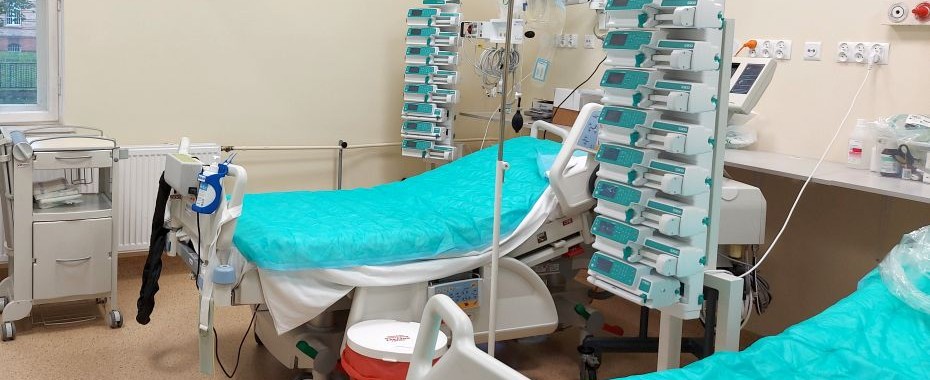 Szpital: Dwie osoby na intensywnej terapii