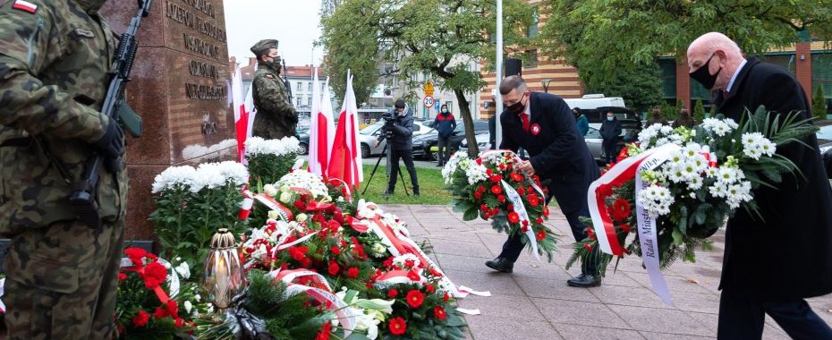 Święto Niepodległości przy pomniku Marszałka