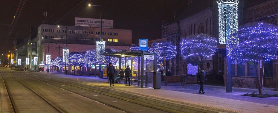 Centrum z świetlnymi dekoracjami robi wrażenie