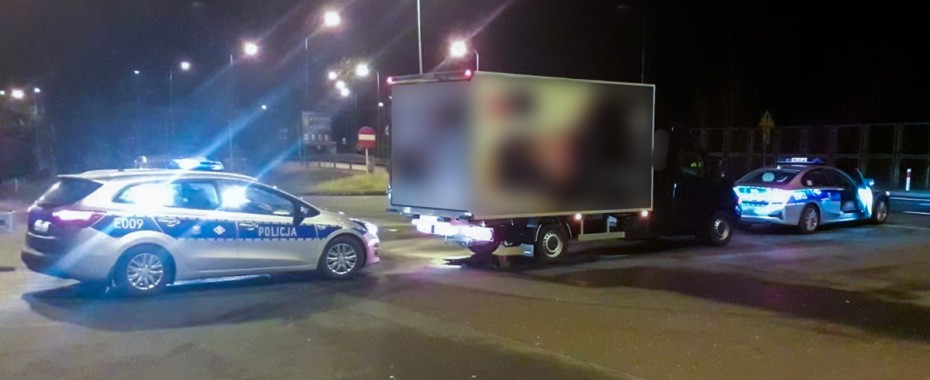 Lubuska eskorta dla busa ze szczepionkami przeciw COVID-19