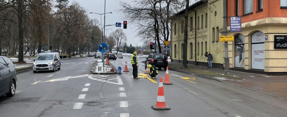 Modyfikacja pasów ruchu na Kosynierów, chodzi o objazd Mieszka I