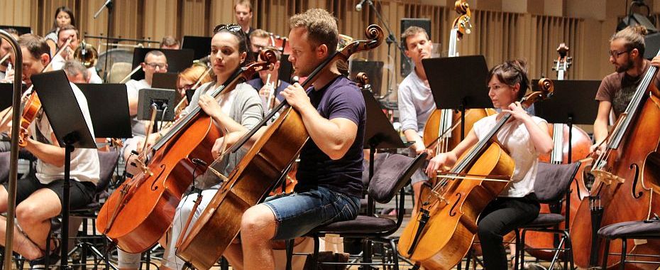 Filharmonicy na wyciągnięcie ręki. Zagrają na osiedlach