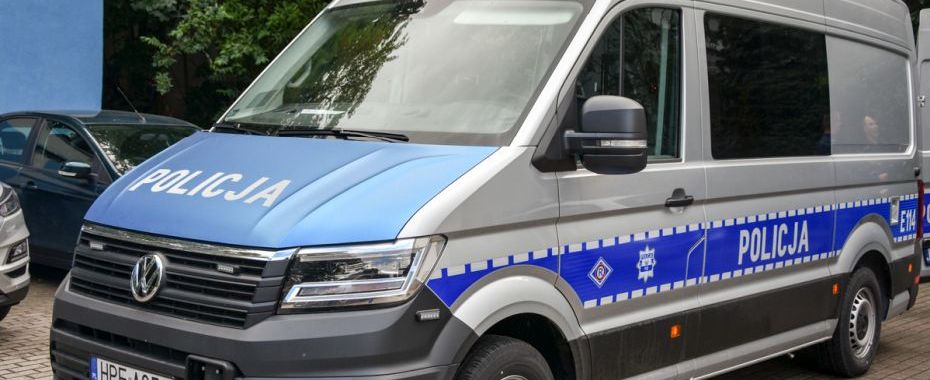 Agregat, znaki, nawet maszt nad radiowozem