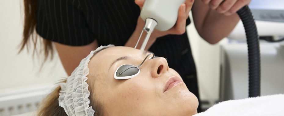 Jak działa laser frakcyjny Łódź