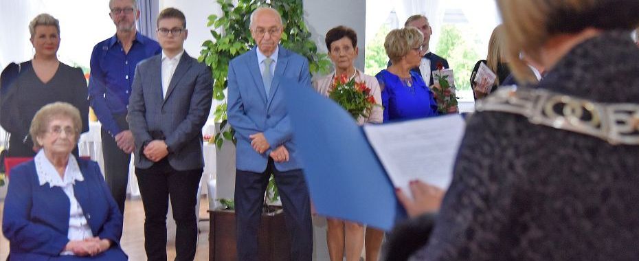 Piękny wiek! Piękne życzenia dla pani Jadwigi!