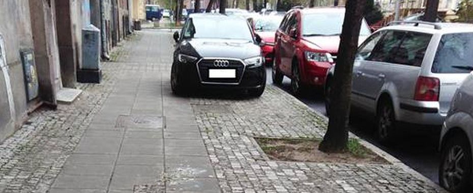 Нове паркування на вул. Боровського. Звідки воно взялося?