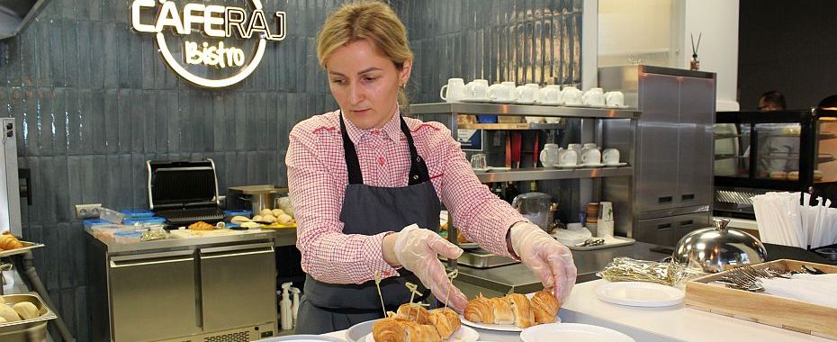 W Cafe Raj Bistro pierwsi goście! Też wpadnij