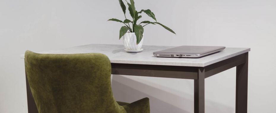 Jakie krzesła wybrać do jadalni w stylu loftowym?