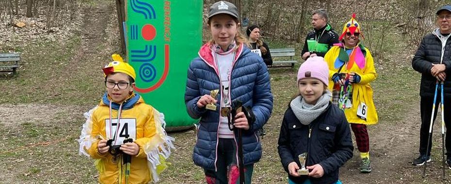Великодня скандинавська ходьба
